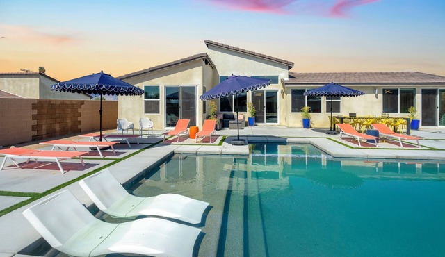Desert Picasso - Pool, Spa, Games and Mountain Views in quiet Desert Hot Springs
