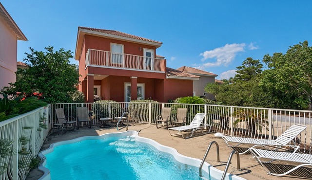 Destin Breeze - Stunning Home in Miramar Beach! Private Pool!