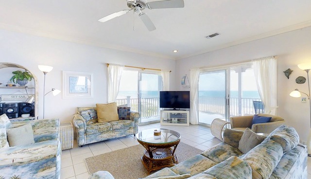 Dog-friendly beachfront gem - community pool, tennis, washer/dryer, central AC