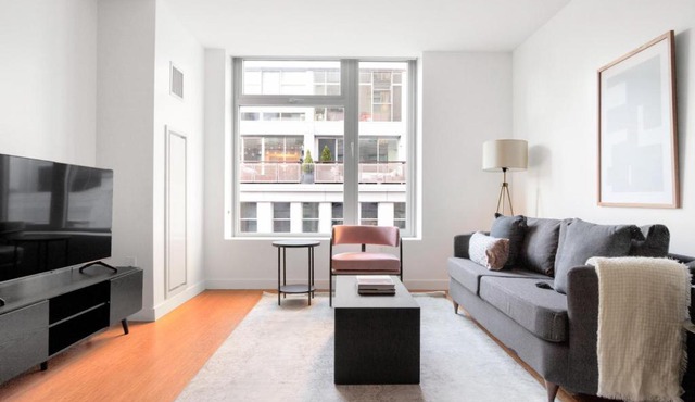 Downtown 1BR w Gym WD nr S Station BOS-618