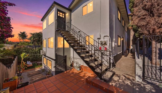 Downtown San Diego Stay with Hot Tub & BBQ