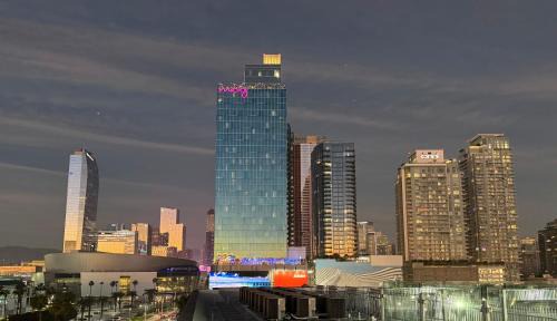 DTLA Prime TWO bedroom steps away from Crypto