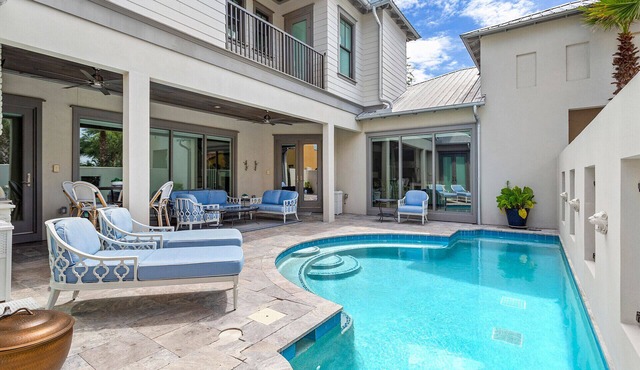 Endless Summer - Heated Private Pool, 2 Cmty Pools, Near the Beach + Dining!