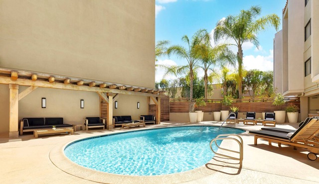 Enjoy a Hassle-Free and Comfortable Stay! 2 Comfortable Units, Outdoor Pool