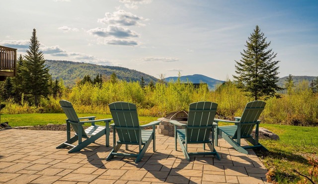 Epic Views, Hot Tub, GameRoom & Bar, FirePit, Pets Ok, Sunday River
