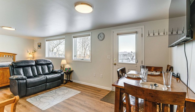 Executive Home, Fabulous Views of Denali to Anch