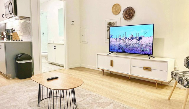Executive Suite | 3 Blocks from Gaslamp Quarter