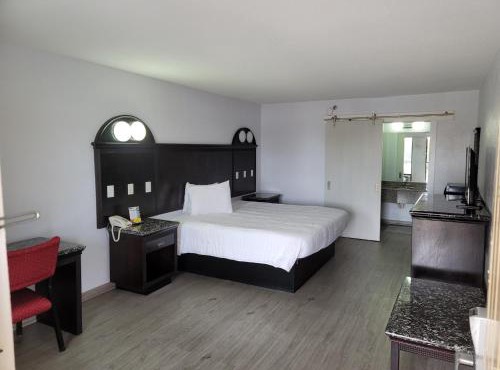 Fairway Inn