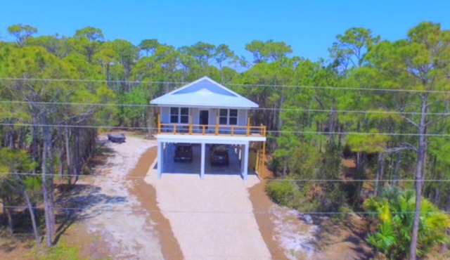Family Friendly. Very Clean. Local Friendly Owners. Beautiful Gulf View.