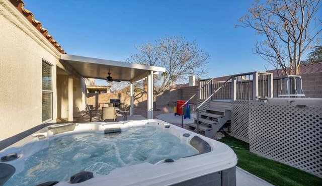 Family Fun Oasis: Hot Tub, Pool, Game Room