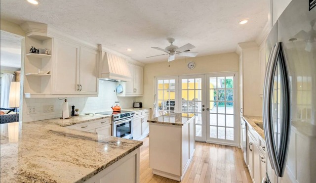 Family Retreat with Pool, Games, Dock, Fishing, Golf by RedAwning