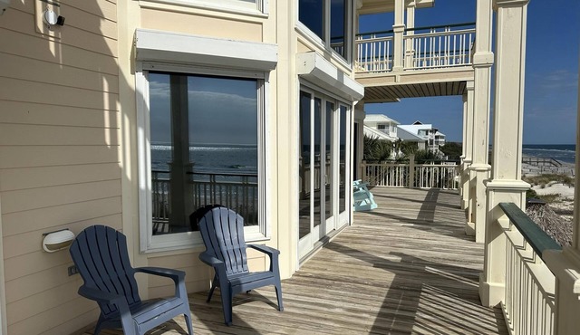 FEELIN' BETTER Large Home w/Elevator, Private Office & Balcony views of SGI