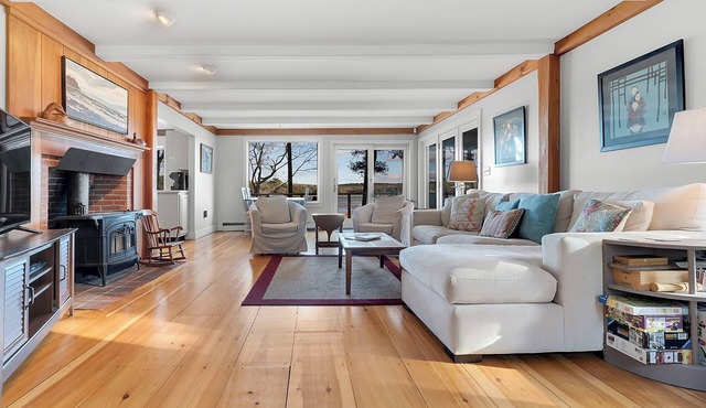 Ferndale House; Woods and Water Views