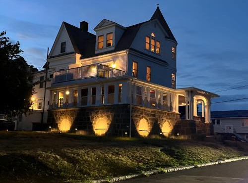 Forever Green Manor - 6 bedroom - Stunning Ocean Views