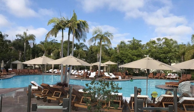 Four Seasons Carlsbad 2-bedroom resort with AC, fitness room