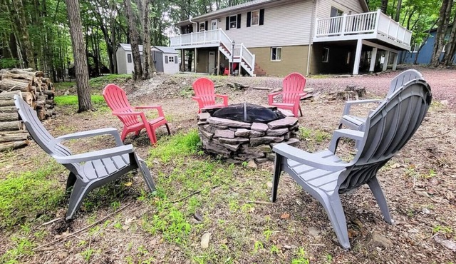 Frolic in Fern l Enclosed Deck, Bar, Ski Access