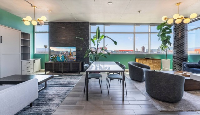Fully Equipped Arts District Condo for Extended Stays–Gym, Pool, Garage Parking