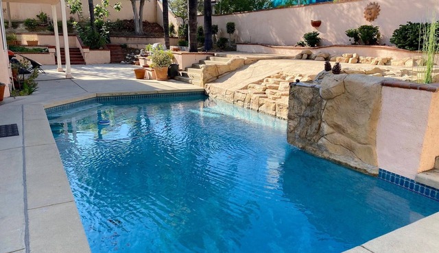 Fully-furnished 5-bedroom house in Walnut with Pool and Fast WiFi