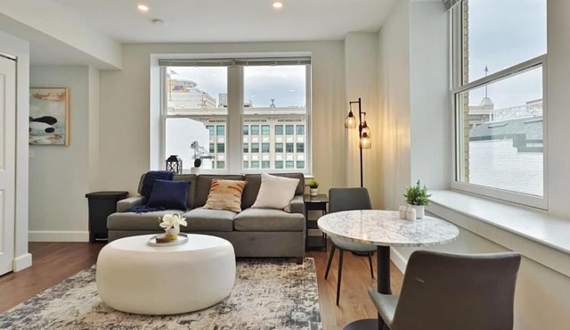 Fun Cozy Apts - 1 25 Mile Walk to TIAA Bnk Fld