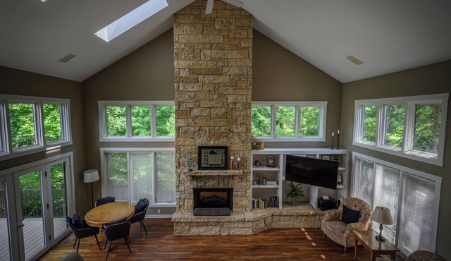 Galena's Premier Lakeview 6 BR/5.5 BA Executive Home; Can rent as 4, 5 or 6 BR