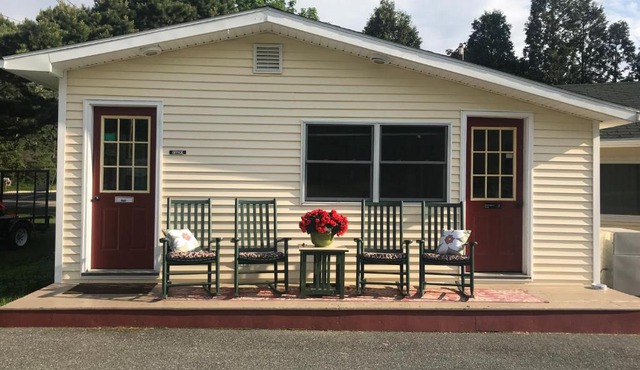 Gallagher’s Travels Bar Harbor Motel and Cottages