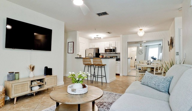 Gated 2BR/2BA Condo w/Pool