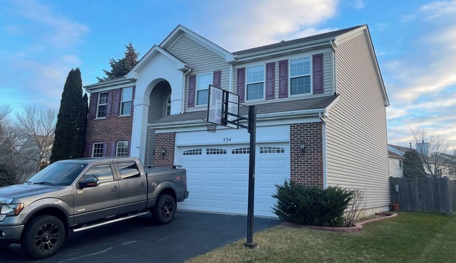 Gorgeous Home in a Quiet Neighborhood in Grayslake