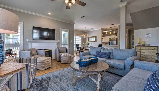 Grand Destin Getaway - Walk a Block to the Beach!
