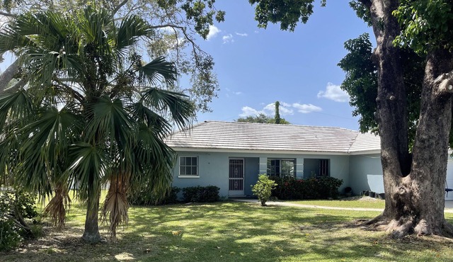 Great home located just 2 miles from Siesta Key and its world class beaches.