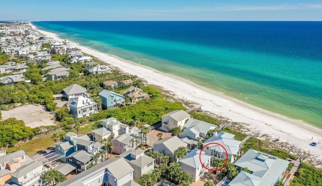 Gulf-Front Seagrove Beach House, Heated Pool, Carriage House, Paddleboard, 5 Adu