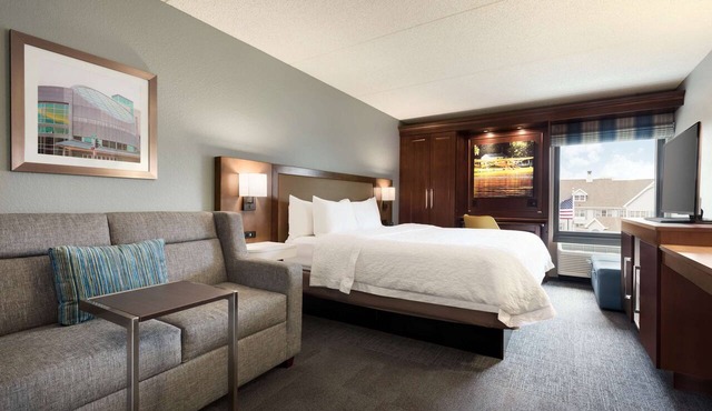 Hampton Inn Appleton-Fox River Mall Area