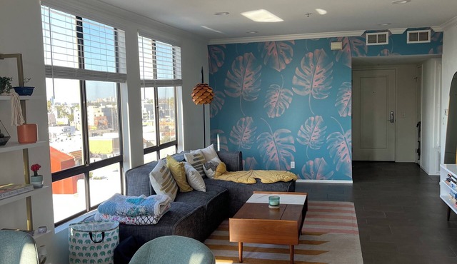 Haven in the Heart of Hollywood - 2 bd/2 ba with pool and fitness room