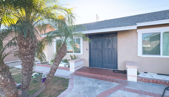 Heart of Little Saigon. n15 mins to the beachnSoothing 2-bedroom in Westminster