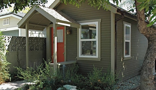Historic 1923 Little House: Charming, Efficient & Perfectly Located in Pasadena