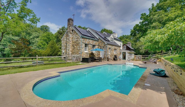Historic DC Wine Country: 10 Acres, Private Pool
