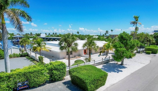Historic District 161 Damficare: Spacious 3BR/4BA Home with Private Pool in Boca Grande, FL