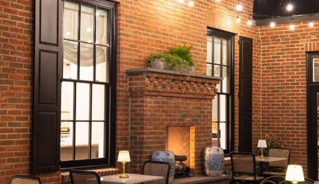 Historic Leesburg Stay w/Bunkbeds + Sauna
