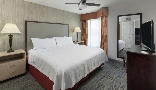 Homewood Suites by Hilton Chicago - Schaumburg