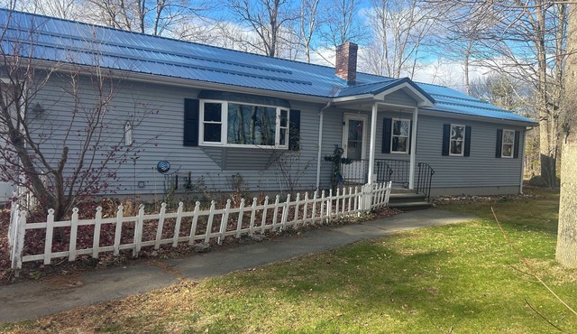 Hubs Hideaway - a warm inviting 3 bedroom, 2 bath home. Recently renovated!