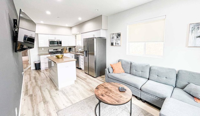Ideal Townhouse in Mid City -CR1-CUL