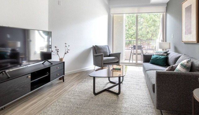 Ideal Westchester 1BR w/ Pool, Gym, nr. beach & LAX, by Blueground