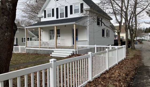 In town home in Northeast Harbor, in Acadia National Park, shopping, and more!