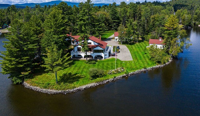 Indian Point - Breathtaking, private getaway on Rangeley Lake