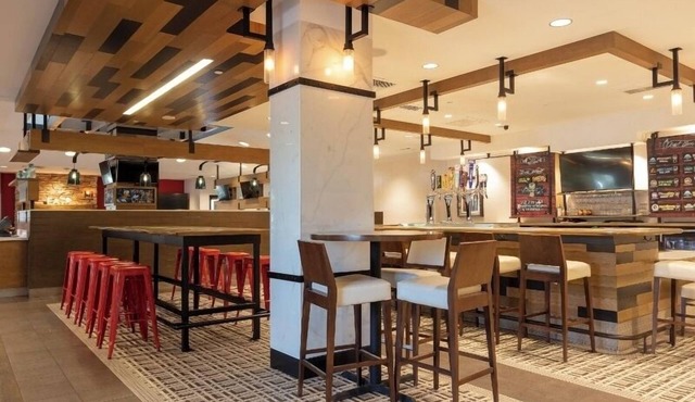 Indulge in Comfort! 4 Pet-Friendly Units, Near Disneyland Resort