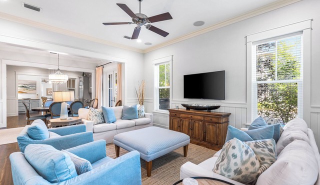 Indulge in Luxury at WaterColor – Pet-Friendly, Electric Cart, Steps to Pool & Close to Seaside
