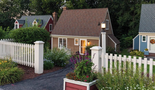 King Bed 'Romantic Tiny Home Escape' Cozy up!