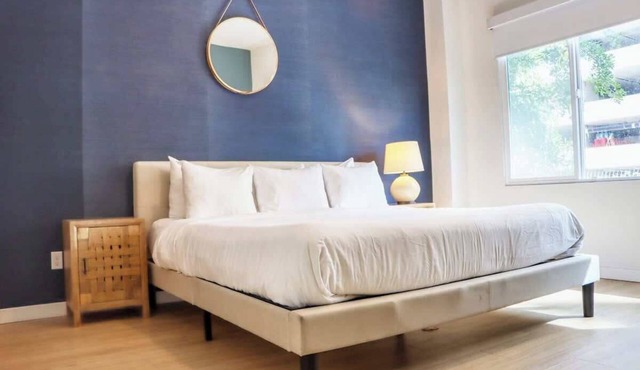 King Bed | Steps from Gaslamp & Padres Stadium