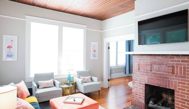 King Loft Retreat | 1BR + Fast WiFi