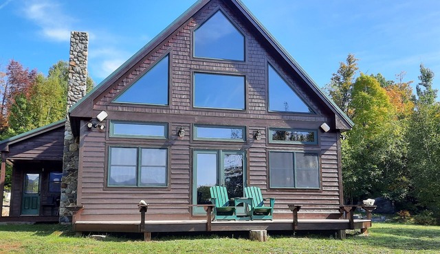 Kingfield Kastle: Stunning Home near Sugarloaf