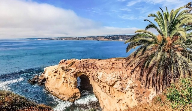 La Jolla Cove Hotel & Suites, Spacious 2BR Oceanview Suite, Private Full Kitchen